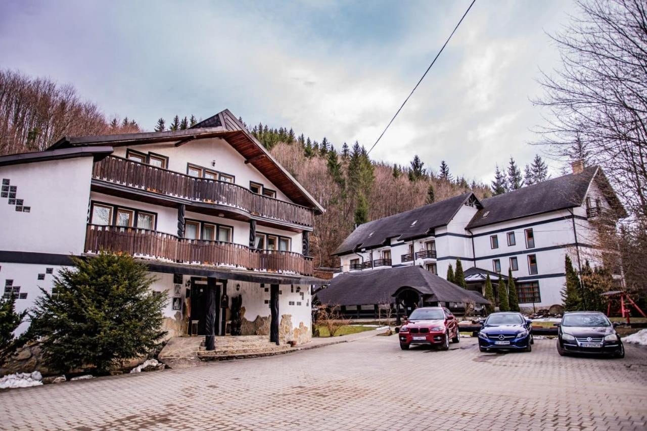 苏恰维塔 Casa Octavian酒店 外观 照片