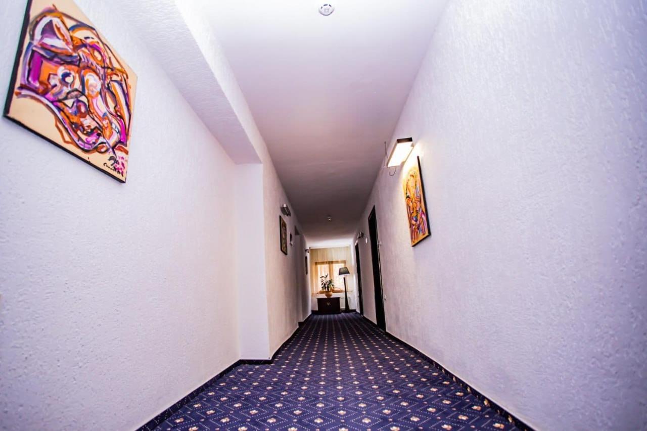 苏恰维塔 Casa Octavian酒店 外观 照片